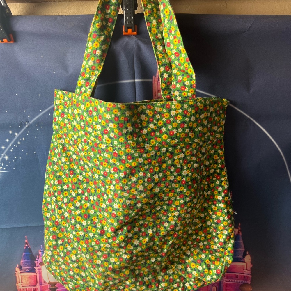 Used Green Flower tote 14 x 14 - Picture 2 of 5